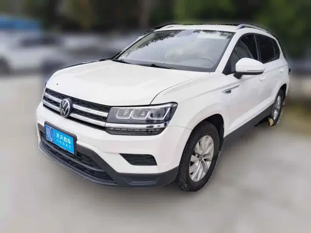 Фотография автомобиля — Volkswagen Tharu