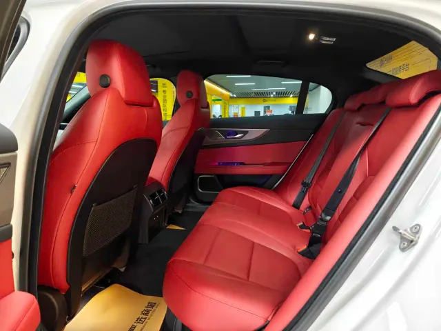 Jaguar XEL — Фото автомобиля 10
