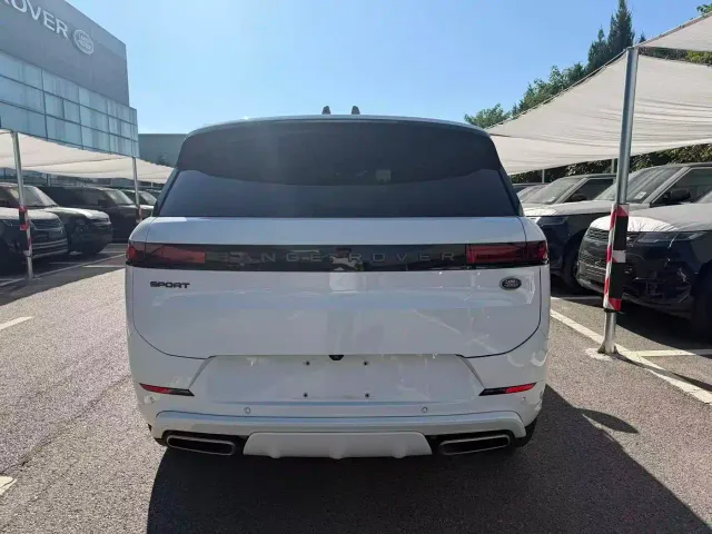 Land Rover Range Rover Sport — Фото автомобиля 6