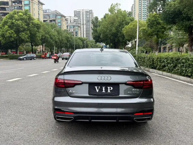 Audi Audi A4L 2022 40 TFSI Luxury Dynamic — Фото автомобиля 4