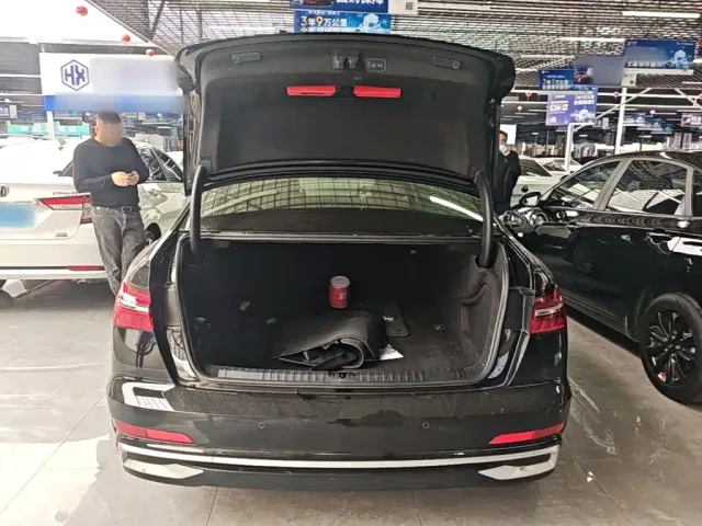 Audi A6L — Фото автомобиля 18