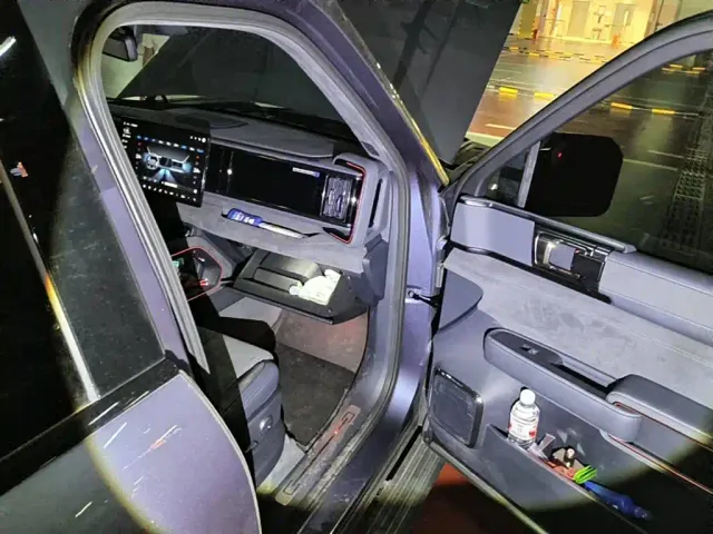 BYD FangChengBao Leopard 5 — Фото автомобиля 12