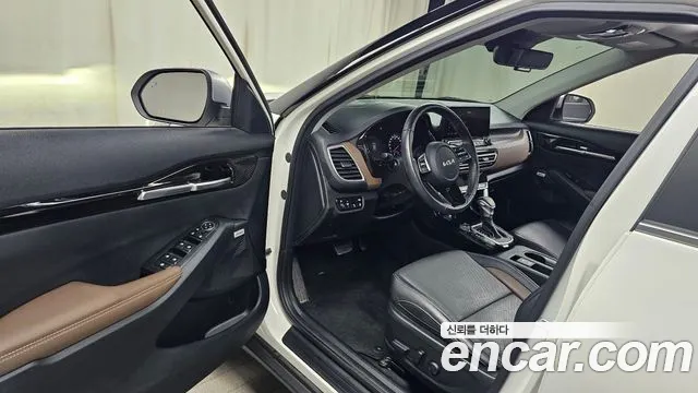 Kia Seltos Seltos Бензин 1.6 Turbo 4WD — Фото автомобиля 7
