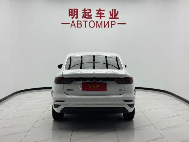 Geely Emgrand — Фото автомобиля 9