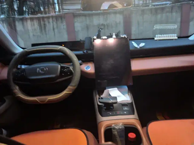 Changan Qiyuan A05 — Фото автомобиля 12