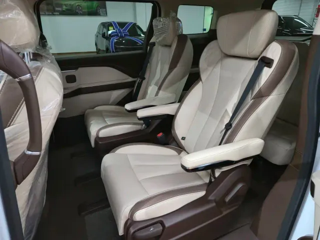 Bestune Besturn M9 — Фото автомобиля 17