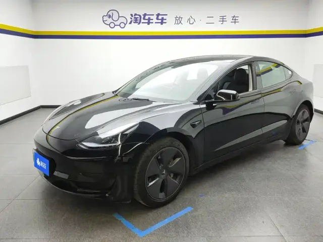 Фотография автомобиля — Tesla Model 3
