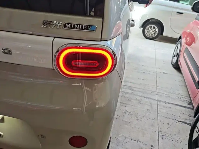 Wuling Hongguang Mini EV — Фото автомобиля 7