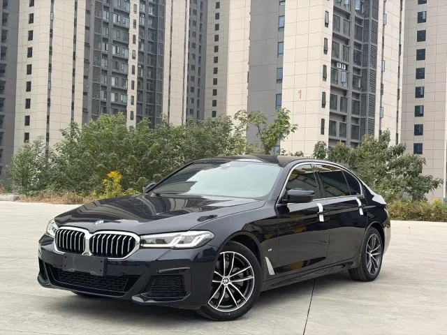 Фотография автомобиля — BMW 5 Series