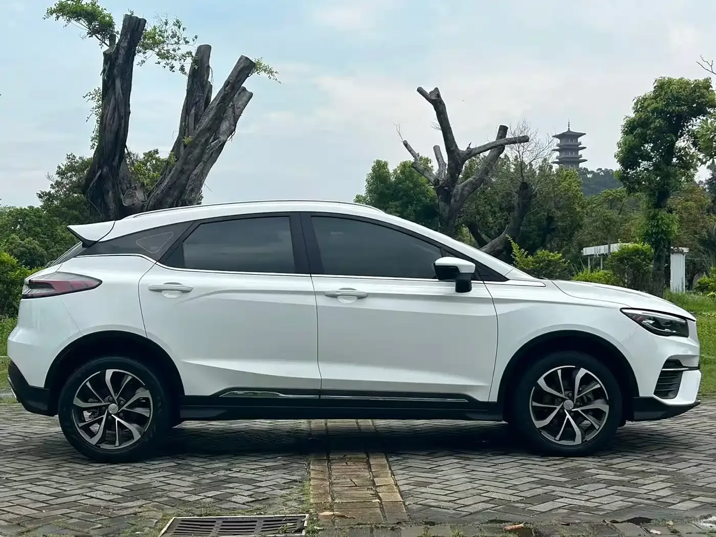 Geely Emgrand S 2022 1.4T CVT Crossover Player — Фото автомобиля 20