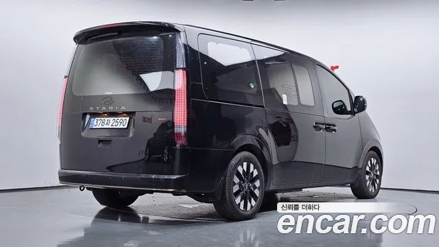 Hyundai Staria Staria 4WD Lounge 9 мест — Фото автомобиля 2