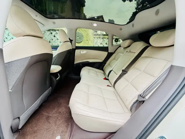 IM Motors LS6 — Фото автомобиля 12
