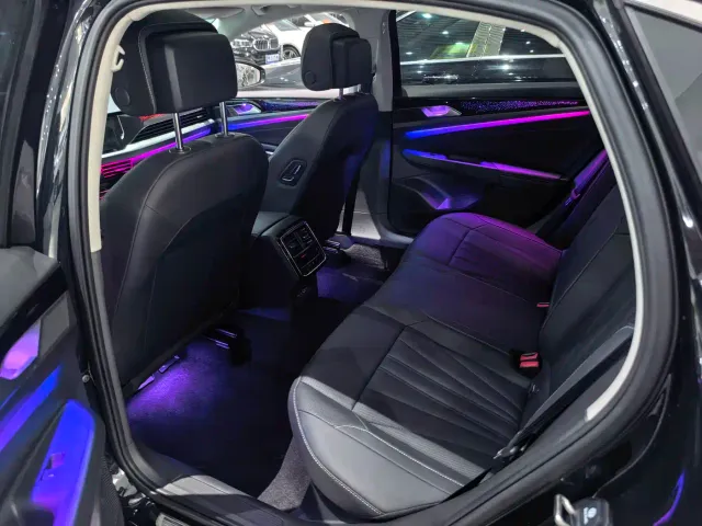 Volkswagen Passat — Фото автомобиля 9
