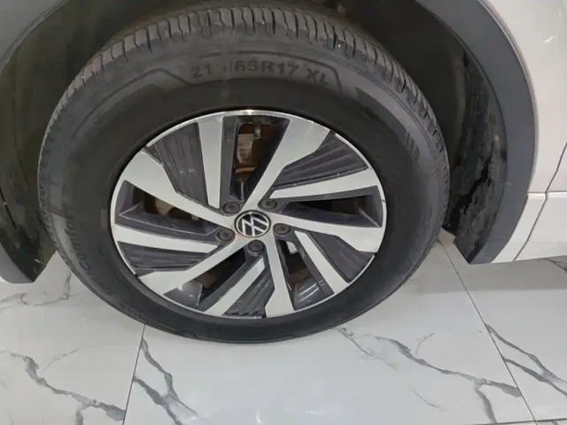 Volkswagen Tiguan L PHEV — Фото автомобиля 22