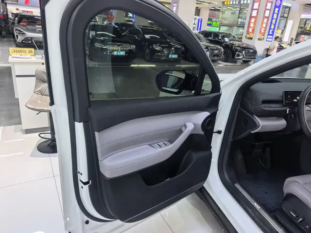 Nio EC6 — Фото автомобиля 5