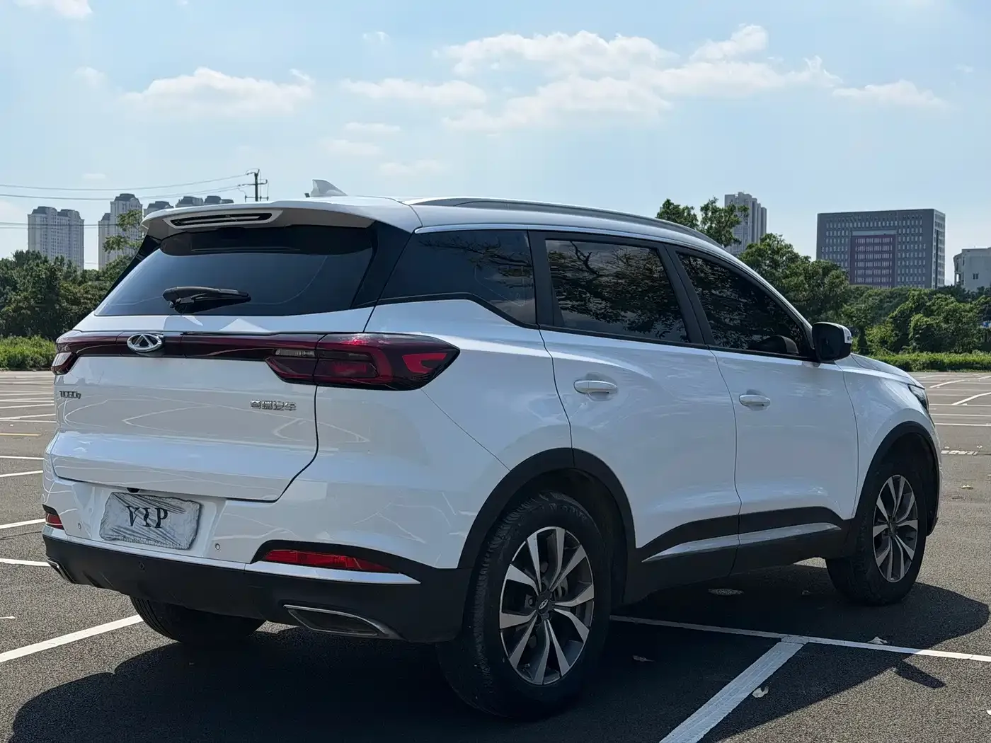 Chery Tiggo 7 2024 1.5T CVT Premium Edition — Фото автомобиля 4