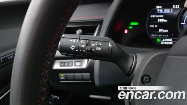 Lexus UX — Фото автомобиля 27