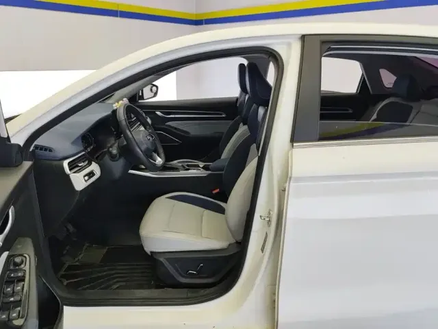 Geely Emgrand — Фото автомобиля 9