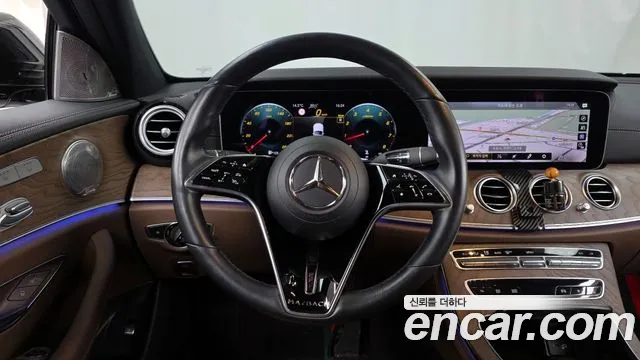Mercedes-Benz E-Class — Фото автомобиля 13