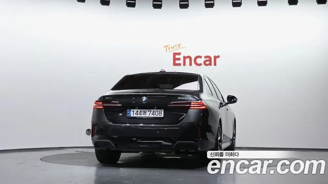 BMW 5-Series 5 серия (G60) 530i xDrive M Sport — Фото автомобиля 4