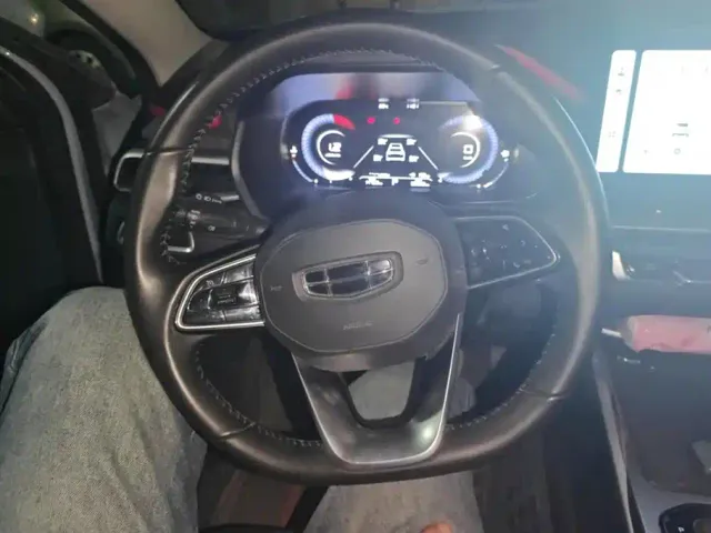 Geely Emgrand — Фото автомобиля 15