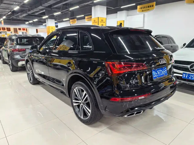 Audi Q5L — Фото автомобиля 13