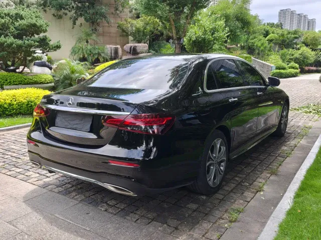 Mercedes-Benz E-Class — Фото автомобиля 10