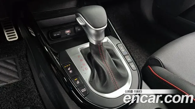 Kia K3 Новый K3 2 поколение 1.6 Turbo GT 5 дверей — Фото автомобиля 9