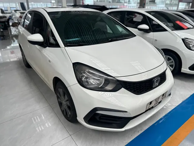 Honda Fit — Фото автомобиля 3