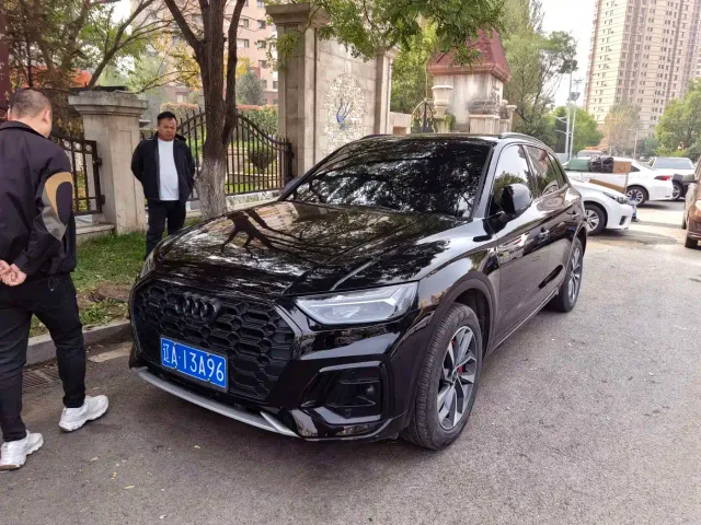 Фотография автомобиля — Audi Q5L