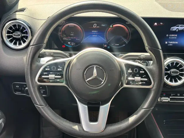 Mercedes-Benz EQB — Фото автомобиля 13