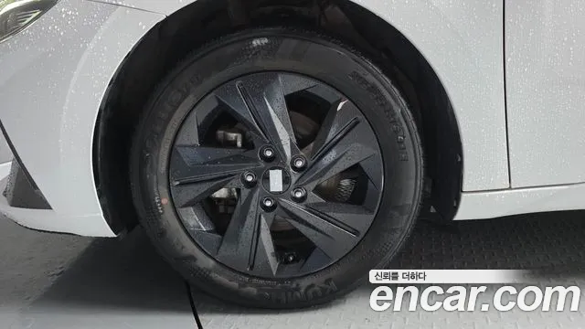Hyundai AVANTE Avante (CN7) — Фото автомобиля 5