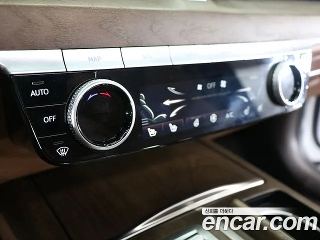 Genesis G80 Бензин 2.5 турбо AWD — Фото автомобиля 9