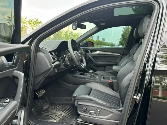 Audi Q5L — Фото автомобиля 4
