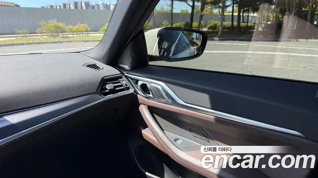 BMW i4 — Фото автомобиля 15