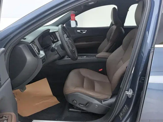 Volvo XC60 — Фото автомобиля 9