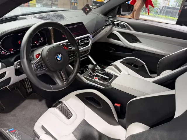 BMW M4 — Фото автомобиля 7