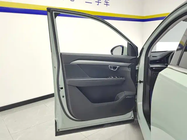 Wuling Asta — Фото автомобиля 7