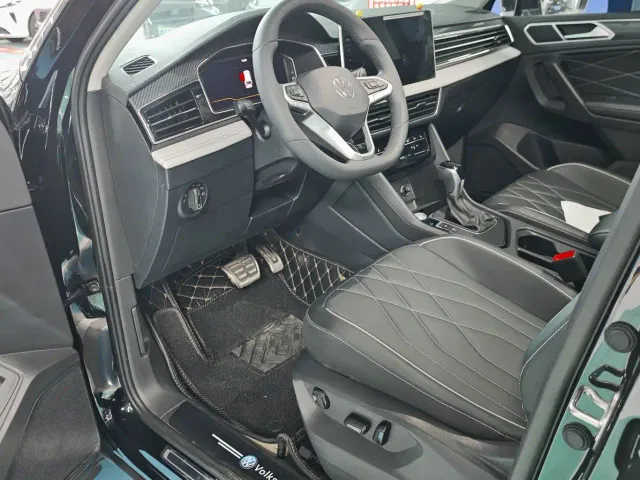 Volkswagen Tiguan L — Фото автомобиля 9