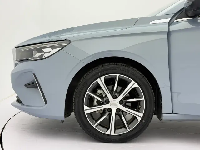 Geely Emgrand — Фото автомобиля 20