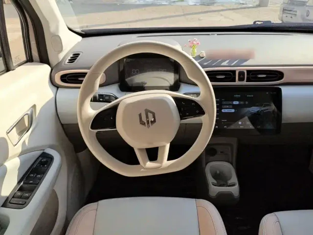 Leapmotor T03 — Фото автомобиля 10