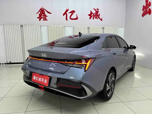 Hyundai Elantra — Фото автомобиля 4