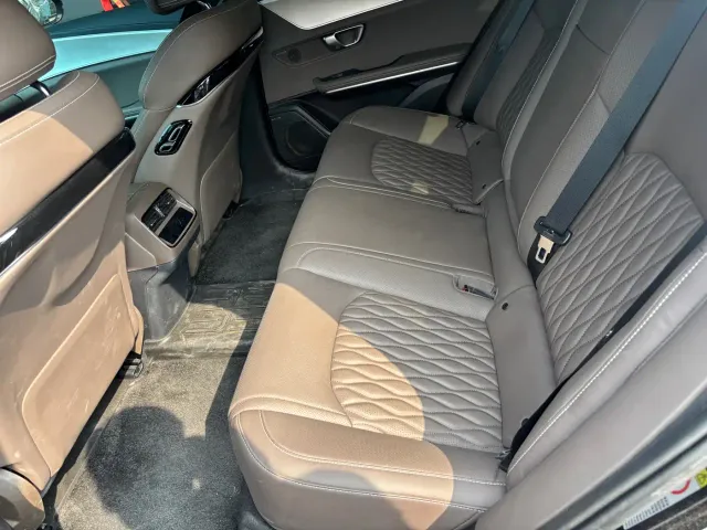 BYD Han 2025 DM-i 125KM Premium — Фото автомобиля 6