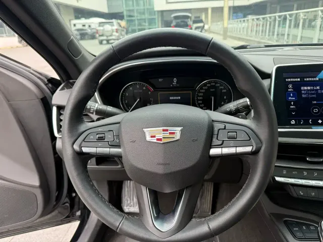 Cadillac CT5 — Фото автомобиля 3