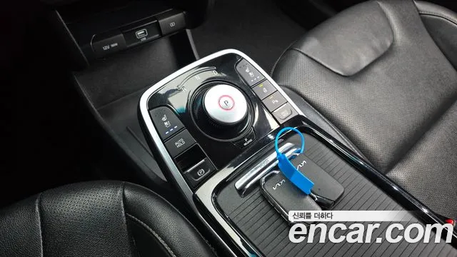 Kia Niro — Фото автомобиля 9