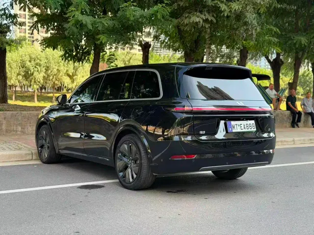 Li Auto L9 — Фото автомобиля 8