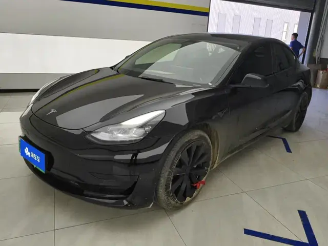Фотография автомобиля — Tesla Model 3