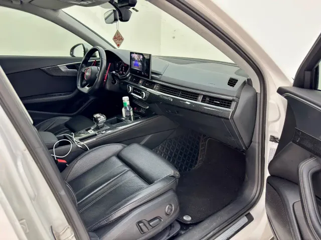 Audi A4L — Фото автомобиля 14