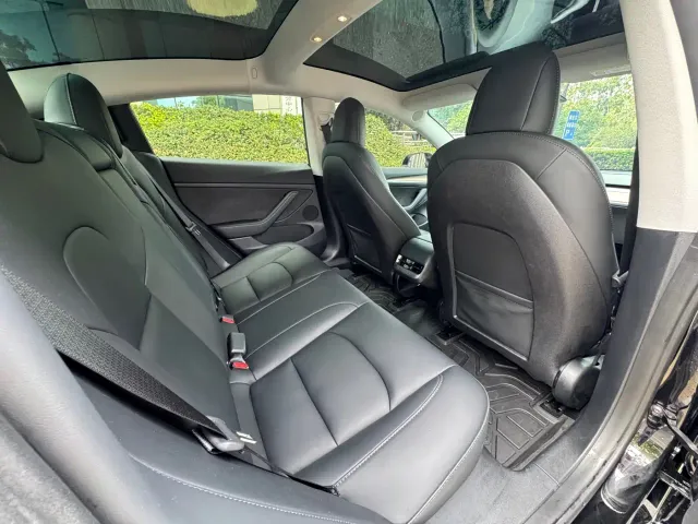Tesla Model 3 — Фото автомобиля 8