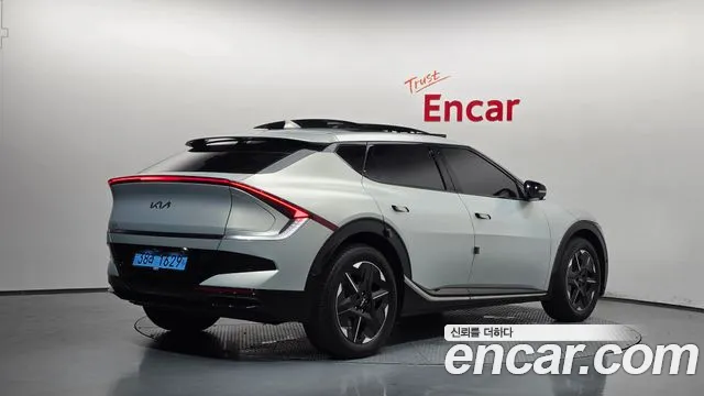 Kia EV6 — Фото автомобиля 2